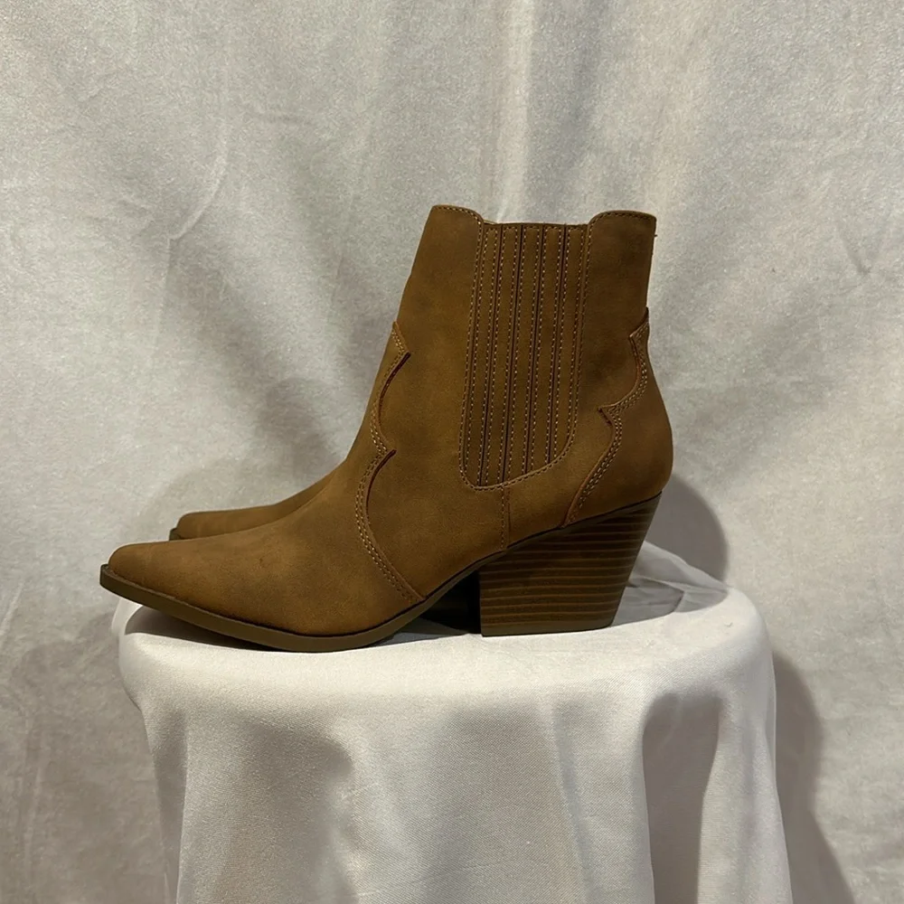 Indigo Rd. Medium Brown Booties - Picture 2 of 8